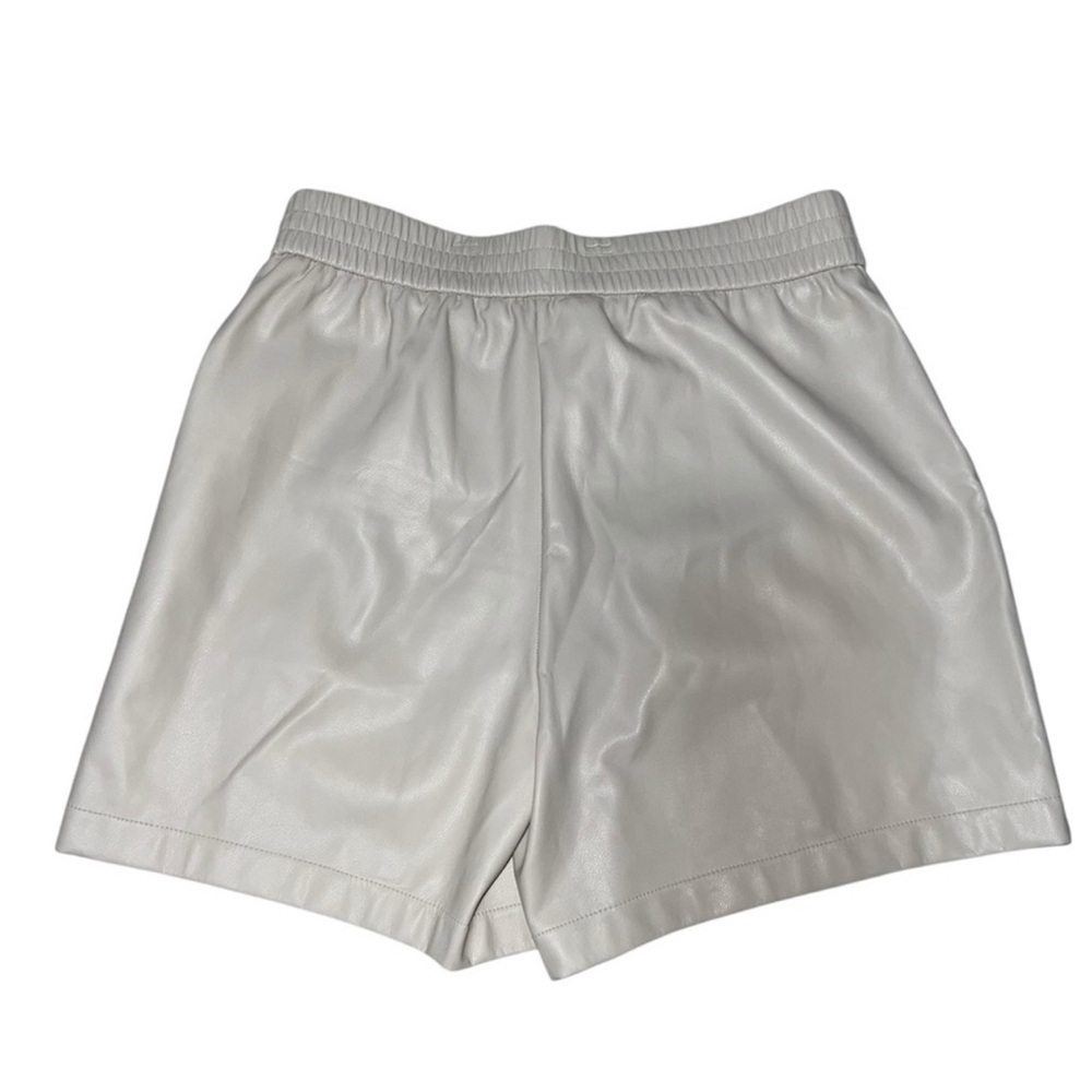 Karl Lagerfield faux leather pleated fabric lined high waisted shorts size 8 - Picture 4 of 6